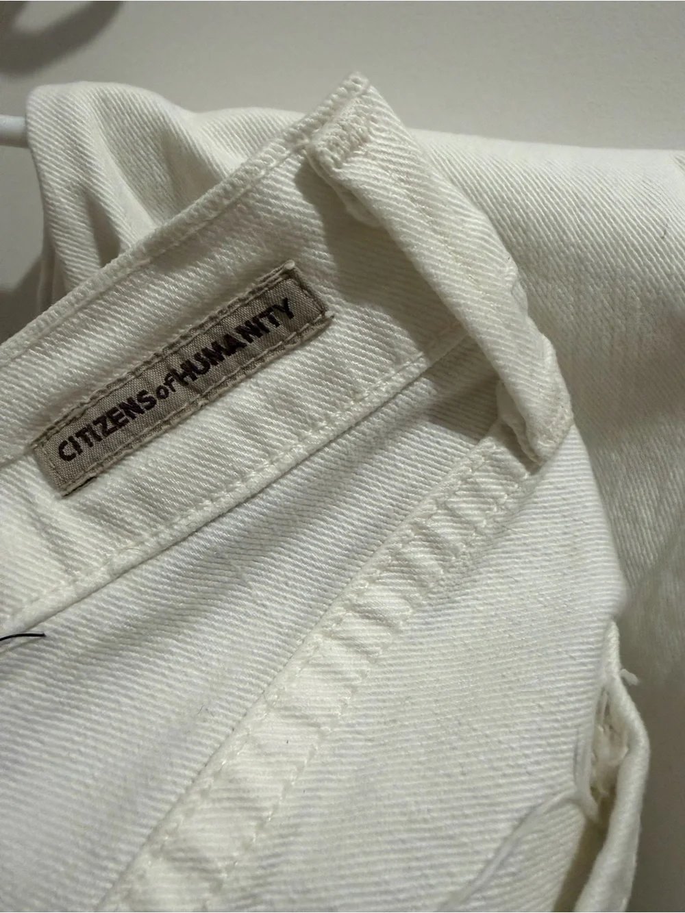 Citizens Of Humanity Off-White Jeans with Contrast Stitching - Picture 5 of 8